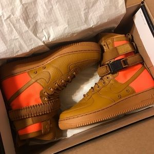 Nike Air Force SF Orchard High-Tops